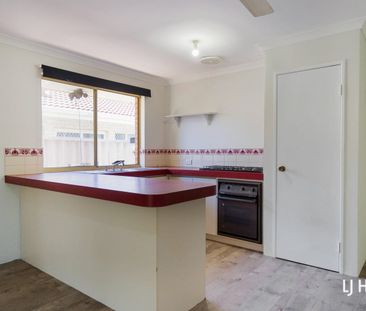 FAMILY HOME 3x1 PROPERTY LOCATED CLOSE TO LOCAL SCHOOLS, PARKS AND ... - Photo 6