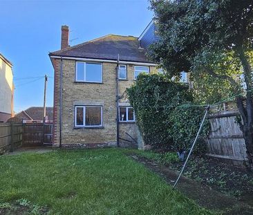 3 bedroom end of terrace house to rent - Photo 5