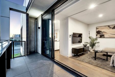 Top Floor Masterpiece - Photo 2
