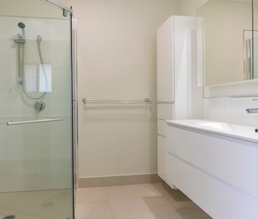 Stylish and Modern Family Home - Photo 6