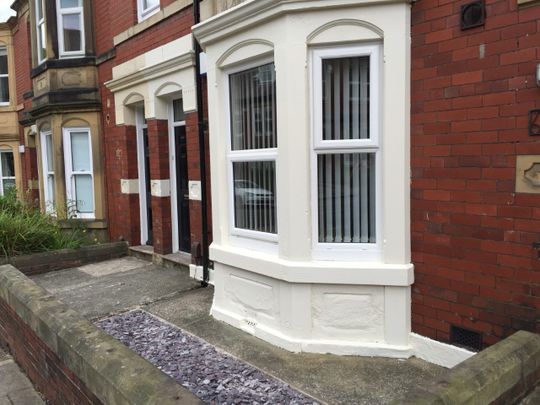 3 Bedroom Apartment, Buston Terrace Jesmond - Photo 1