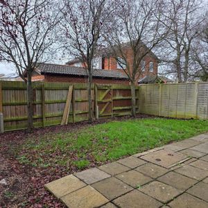 3 bedroom semi-detached house to rent - Photo 2