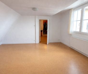 Wunderschöne Dachgeschosswohnung im Zentrum - Photo 2