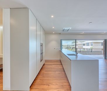 Architecturally designed one-bedroom apartment in the SandWoods dev... - Photo 6
