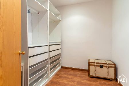 Eclectic 1-Bedroom Apartment with Balcony Near La Ramblas - Photo 5