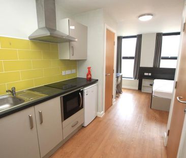 Studio to rent - Photo 2