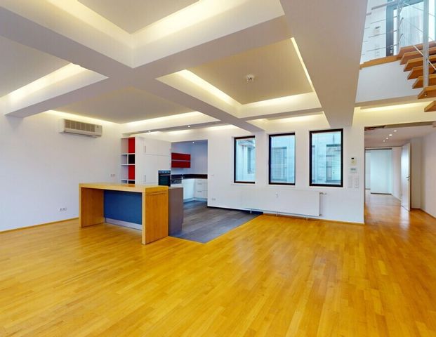 Außergewöhnliche Maisonette-Wohnung mit Sonnenterrasse über den Dächern der Düsseldorfer Altstadt! - Foto 1