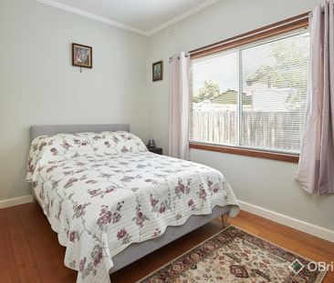 Immaculate Home with Garden Paradise - Photo 3