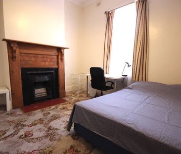 7-bedroom shared house / townhouse, Henley Street - Photo 3