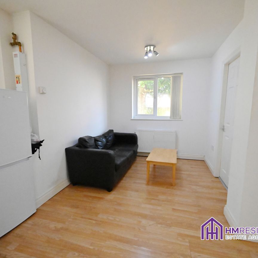 1 bedroom Apartment for rent on Lewis Drive Flat 1, Fenham, Newcastle Upon Tyne, NE4 9HE 05/01/2026 - Photo 1