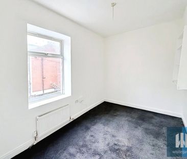 Leyland Road, Burnley, BB11 - Photo 3