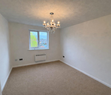 Howard Close, Waltham Abbey - Photo 1