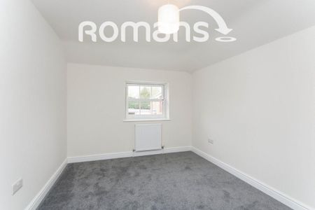 4 bedroom semi-detached house to rent - Photo 4
