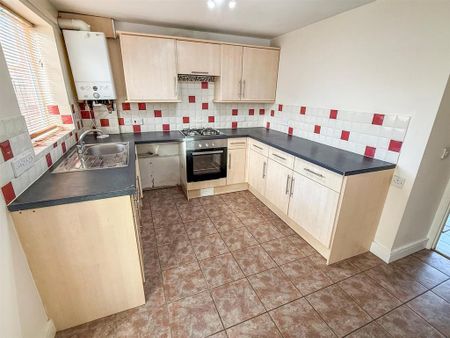 2 bedroom terraced house to rent - Photo 4