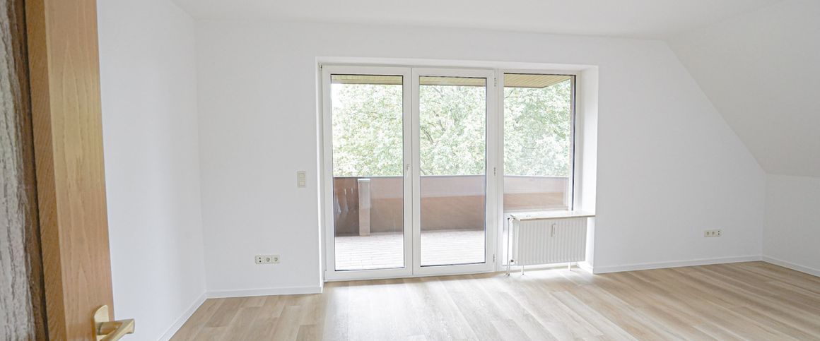 Hundsmühlen - Hunoldstraße: 2-Zimmer-DG-Wohnung, Terminbuchung über Link, siehe ... - Foto 1