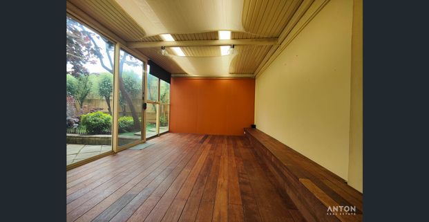 Charming Family Home with North-Facing Yard in Blackburn North! - Photo 1