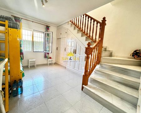 4 BEDROOM VILLA - CIUDAD QUESADA - Photo 3