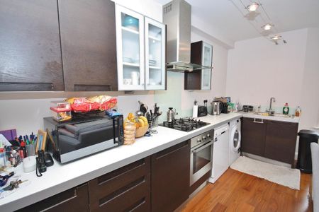 York Road, Guildford, Surrey, GU1 4DF - Photo 2
