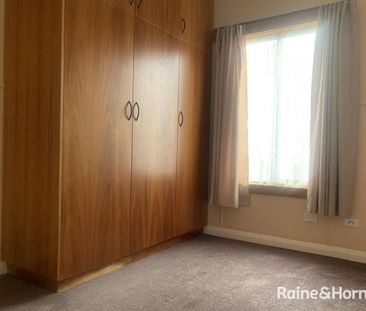 Low maintenance three bedroom home! - Photo 3