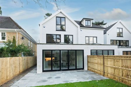 Stunning semi-detached new home in development of just three contemporary houses. - Photo 2