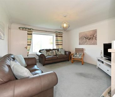 2 bedroom semi-detached bungalow to rent - Photo 4