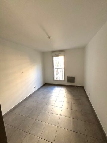 Location Appartement 3 pièces 65m² MARSEILLE 10ème - Photo 3