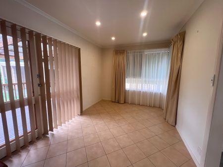 Comfortable Three-Bedroom Home in a Convenient Location - Photo 3