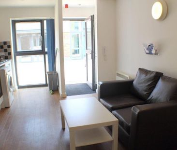Studio to rent - Photo 3