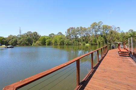 Stunning Waterfront Home in Clear Island Waters - Photo 2