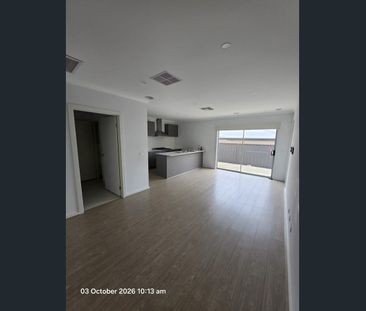 Spacious Living & Contemporary Style in the Heart of Clyde - Photo 1