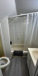 1 Bedroom suite in the heart of Kitsilano - Photo 4