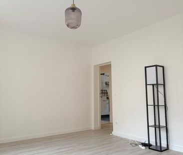 Klein, aber sehr fein und ruhig dazu | mit Balkon und Einbauküche! - Foto 1