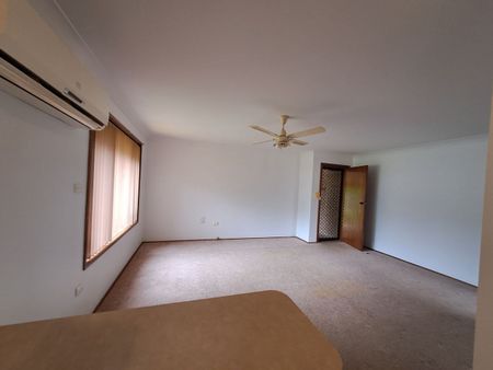 17A Warraderry Street, Grenfell, NSW 2810 - Photo 4