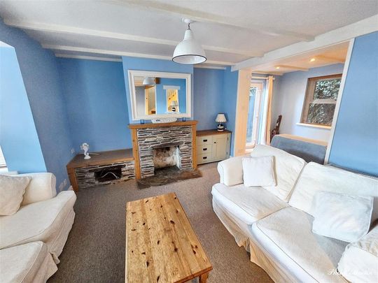 2 bedroom end of terrace house to rent - Photo 1