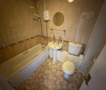 Cecil Drive, Tividale, Oldbury, B69 - Photo 2