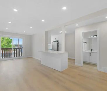 Fully Renovated Modern 3-Bedroom unit, 4 Plex in Central Location |... - Photo 1
