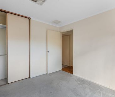 Spacious Family Home - Photo 2