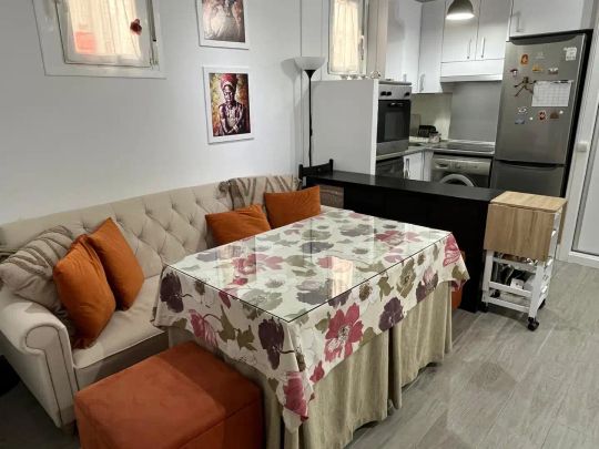 Estudio de alquiler en Avenida de la Ciudad de Barcelona, Pacífico - Photo 1