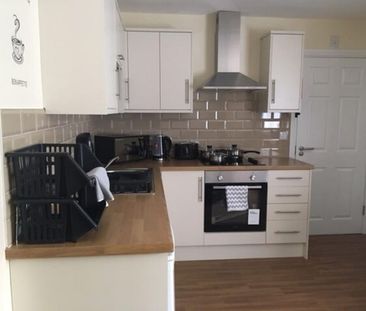 1 bedroom in a flat share to rent - Photo 6