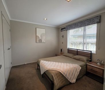 SPACIOUS FOUR-BEDROOM HOME WITH AMPLE PARKING - Photo 6