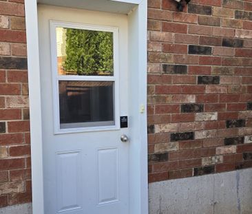 For Lease - 96 Benziger Lane Unit# Lower, Hamilton, Ontario - Photo 2