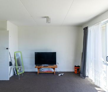 Tidy two bedroom property in Glengarry! - Photo 2