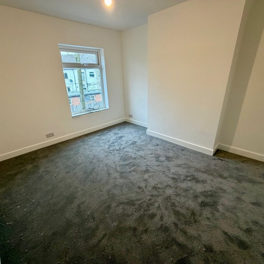 NEW STREET - Photo 1