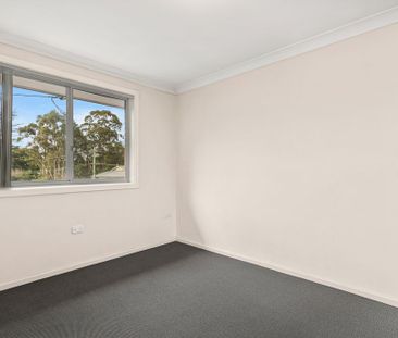 Modern 3-Bedroom Townhouse Close to University and CBD - Photo 4