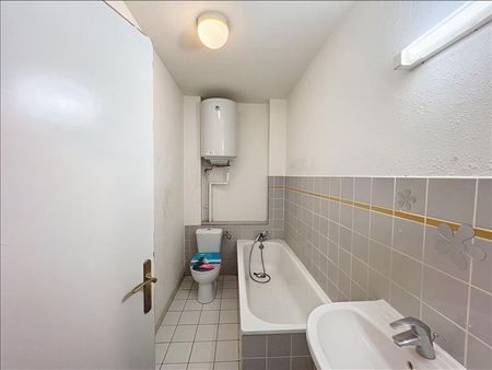 1 pièce - 21,92 m² - 2ème étage - Colocation non autorisée - Photo 2