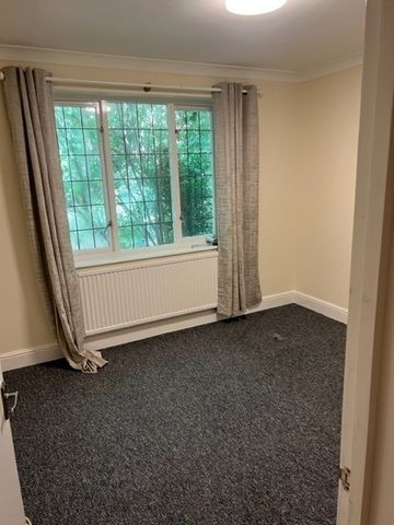 3 Bed Flat, Chesterfield Court, NW11 - Photo 2