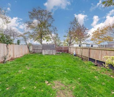 3 bedroom end of terrace house to rent - Photo 3