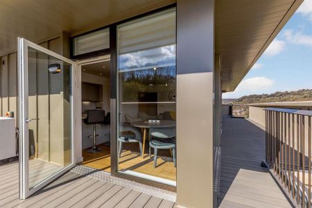 2 bedroom penthouse to rent - Photo 4