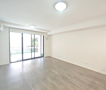 Modern 2 Bedroom Apartment in Prime Homebush Location - Photo 6