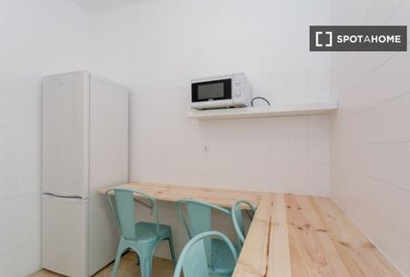 barcelona, Catalonia 08002 - Photo 5